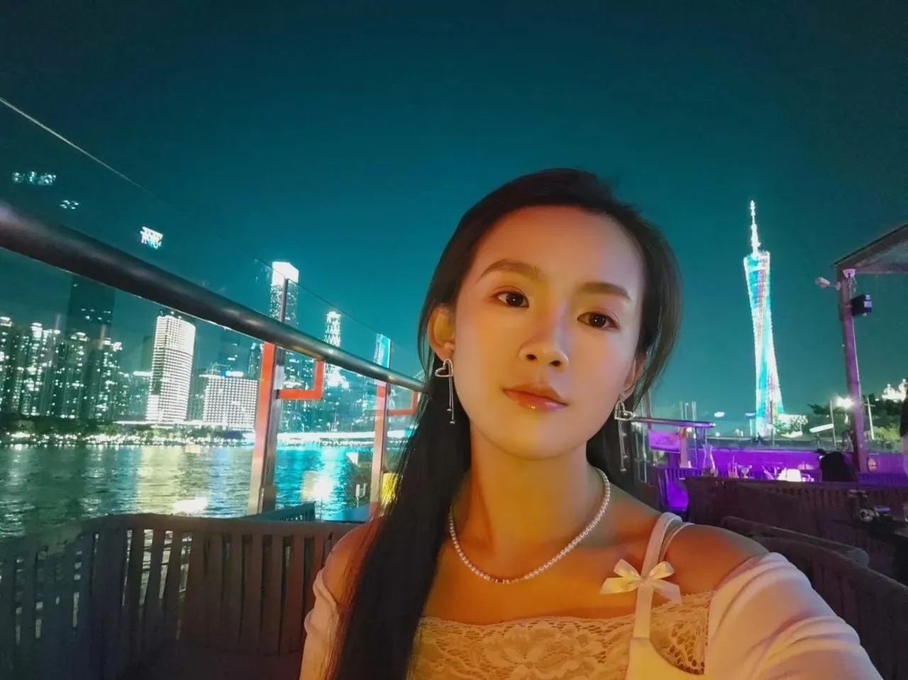seeksugars-广州行政小姐姐找老板包养商务伴游、体验私人定制生活-02