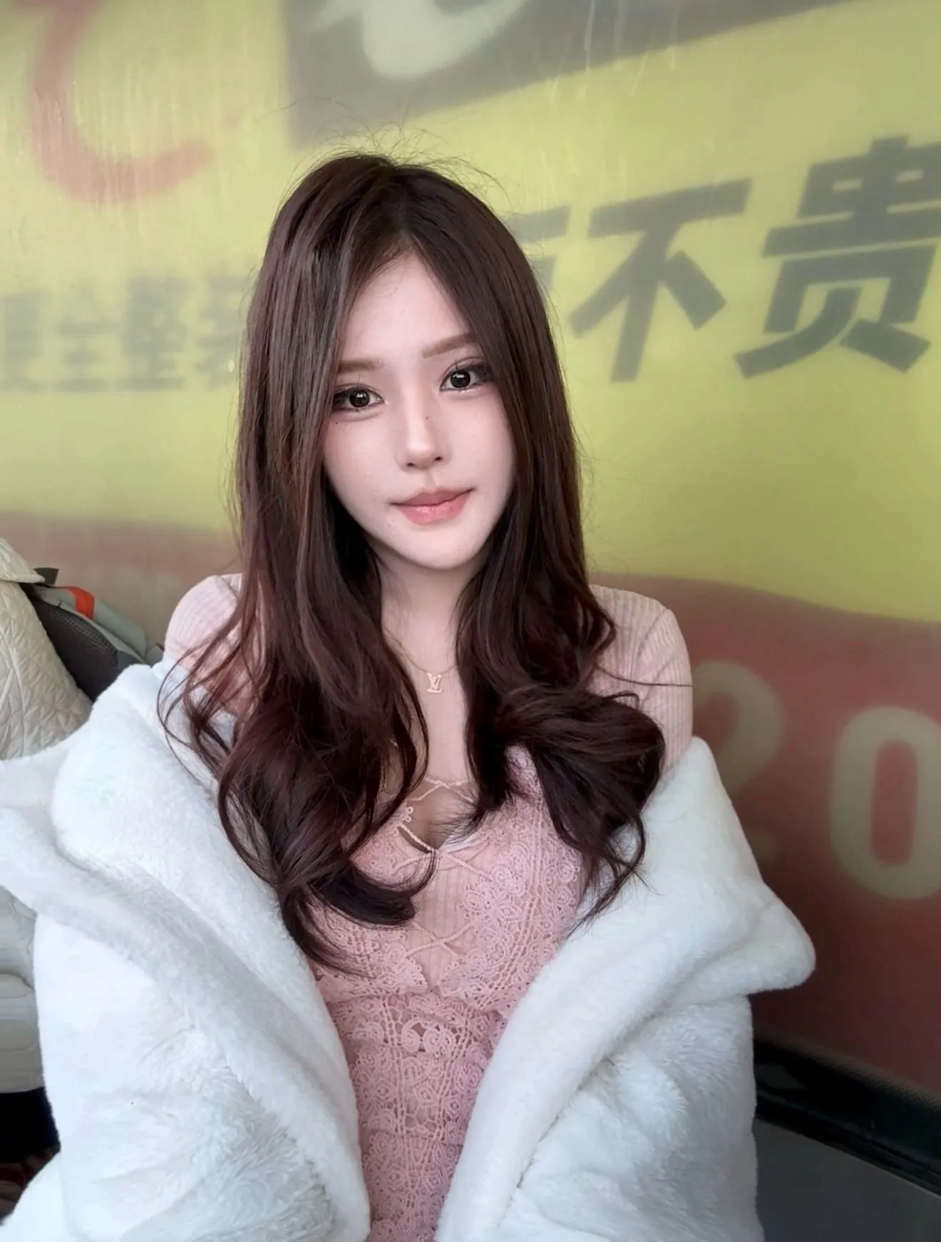 seeksugars-浙江杭州实习妹妹高薪兼职伴游，求有实力老板包养-02